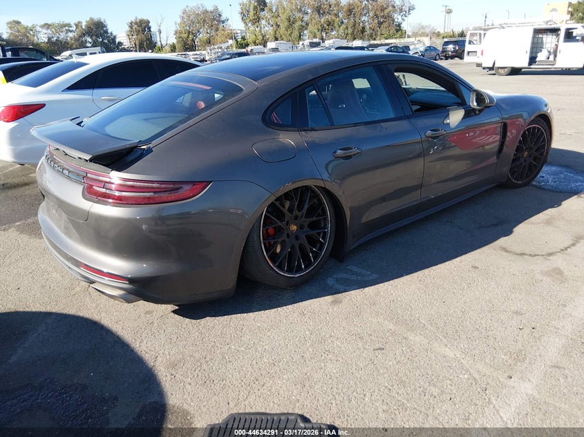 2017 Porsche Panamera 4