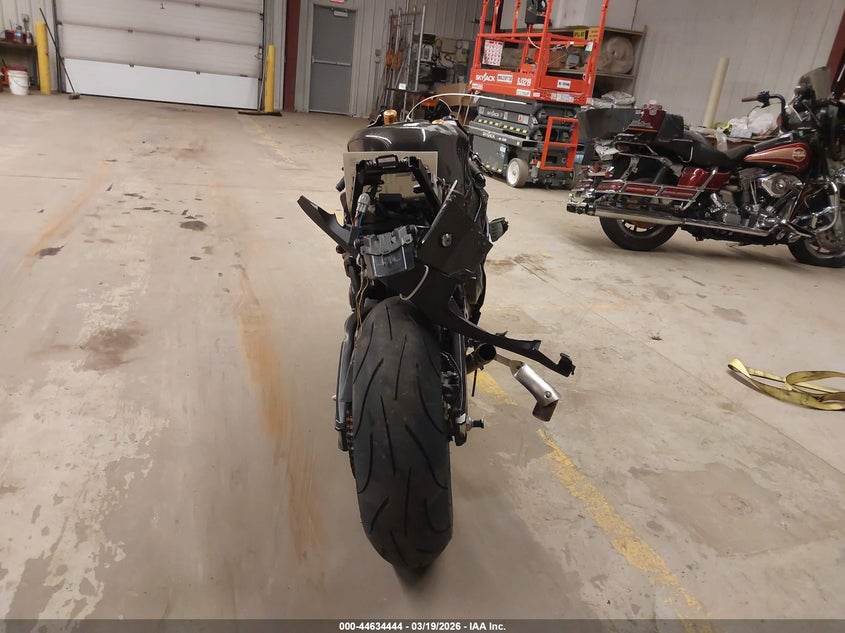 2022 Suzuki Gsx-R1000 R VIN: JS1DM11H1N7100116 Lot: 44634444