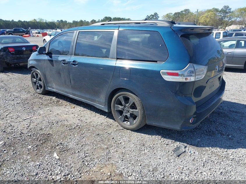 2012 Toyota Sienna Se 8 Passenger