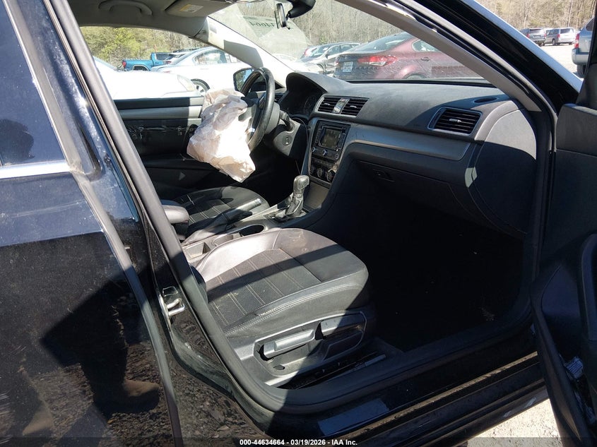 2015 Volkswagen Passat 1.8T Se