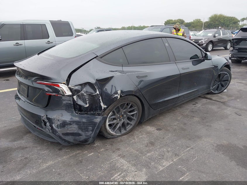 2025 Tesla Model 3 Long Range Rear-Wheel Drive/Standard Rear-Wheel Drive