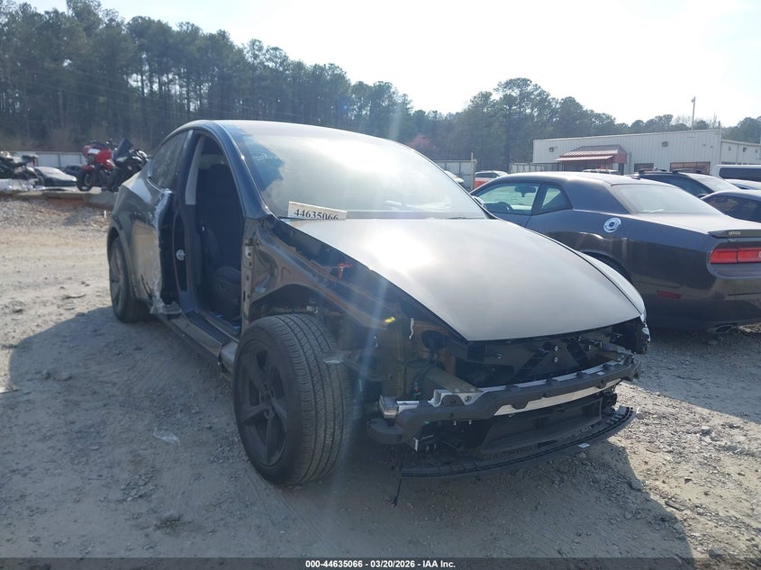 2026 Tesla Model Y Premium Rear-Wheel Drive/Standard Rear-Wheel Drive