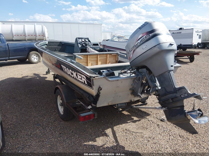 1989 TRACKER PRO DEEP V-17 auction photo 3