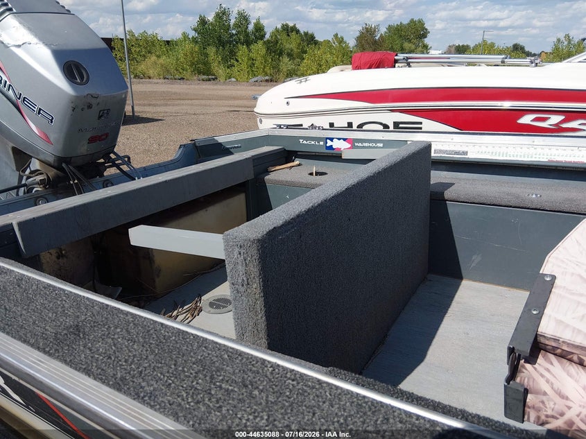 1989 TRACKER PRO DEEP V-17 auction photo 8