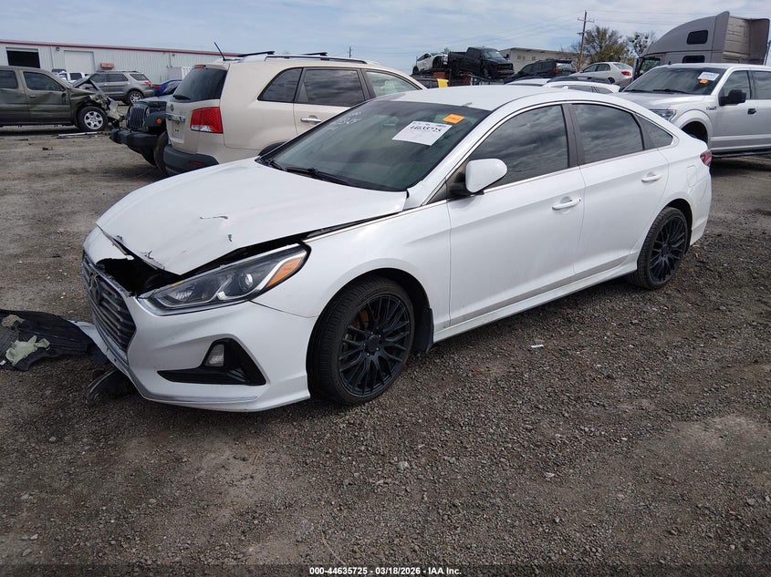 2019 HYUNDAI SONATA auction photo 2