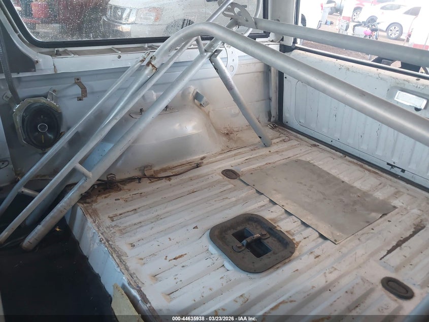 1996 Ford Bronco U100 VIN: 1FMEU15H1TLB63348 Lot: 44635938