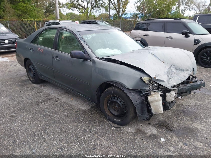 2004 Toyota Camry Le