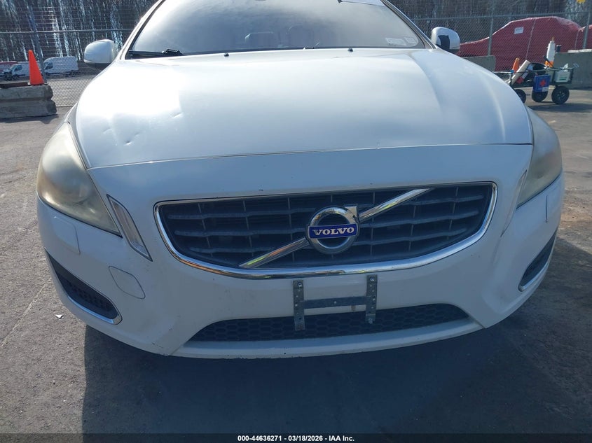 2013 Volvo S60 T5/T5 Platinum/T5 Premier/T5 Premier Plus #6