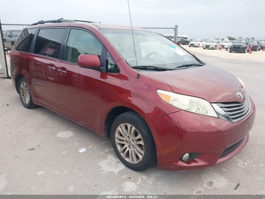 5TDYK3DC9ES482670 2014 Toyota Sienna Xle V6 8 Passenger auction photo 1
