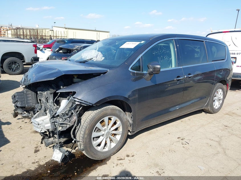 2020 Chrysler Pacifica Touring