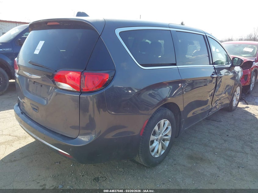 2020 Chrysler Pacifica Touring
