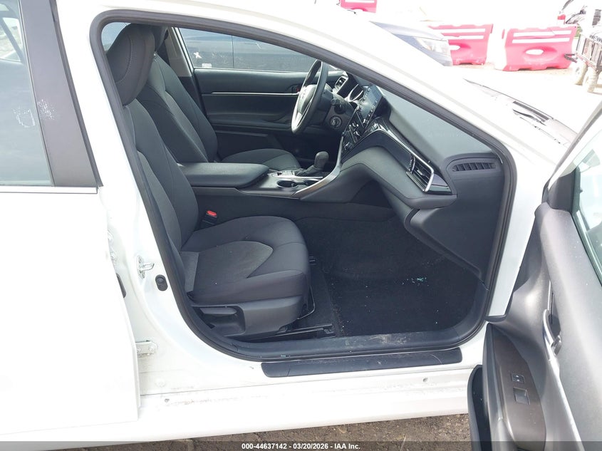 2022 Toyota Camry Le Awd