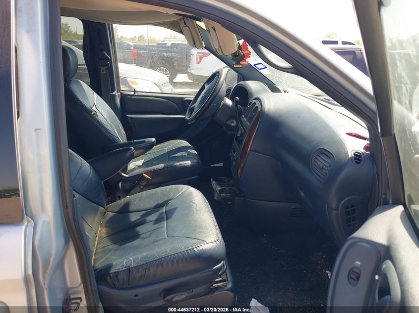 2001 Chrysler Town & Country Lxi