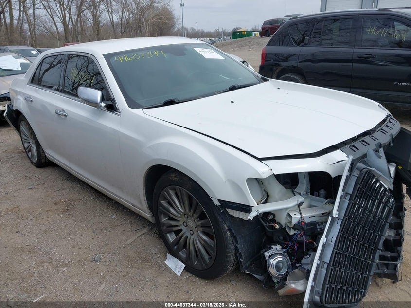 2012 Chrysler 300c 5.7 Luxury Series white Lot 111044637344 Vin 2C3CCAPT1CH313184