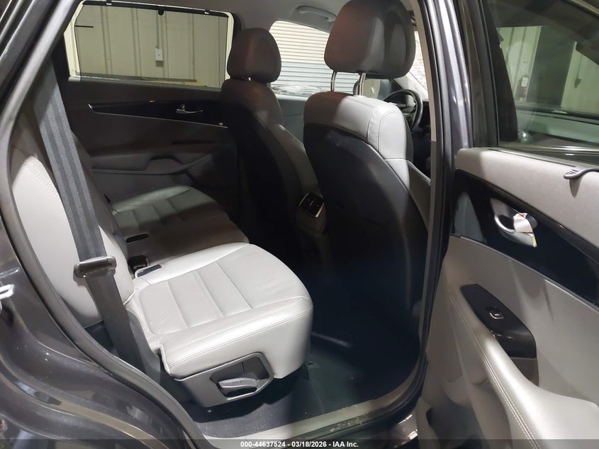 2016 KIA SORENTO auction photo 8