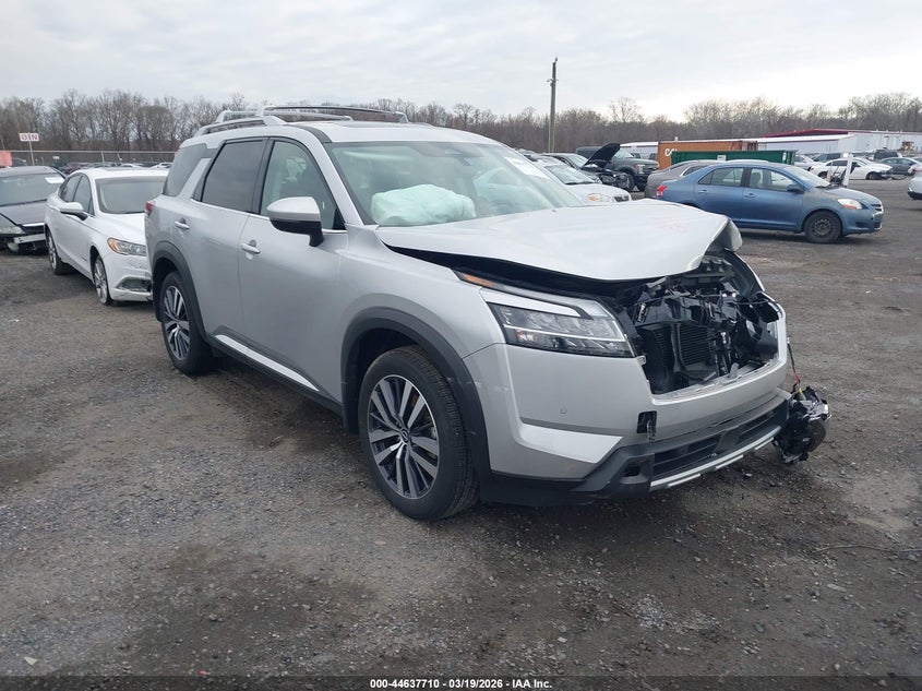 2022 Nissan Pathfinder Platinum 4Wd