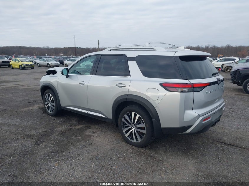 2022 Nissan Pathfinder Platinum 4Wd