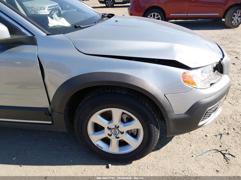 2011 Volvo Xc70 3.2 VIN: YV4952BL3B1113737 Lot: 44637781