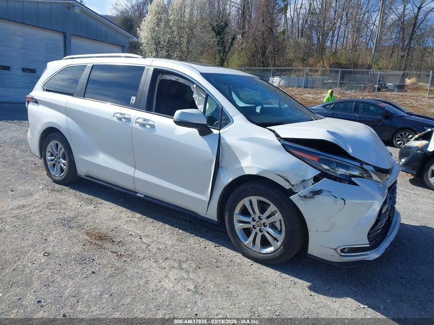 2024 Toyota Sienna Platinum