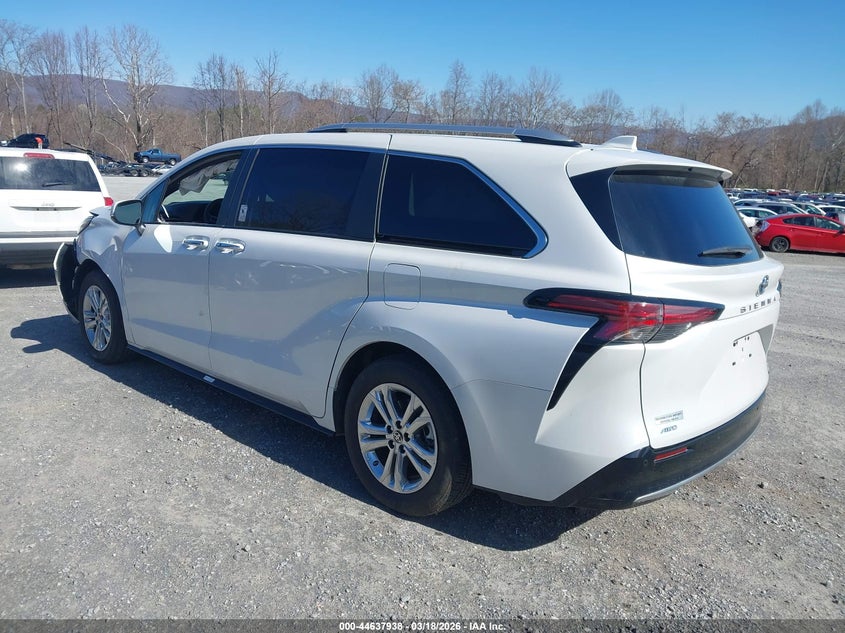 2024 Toyota Sienna Platinum
