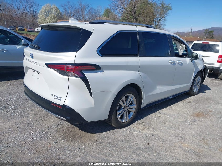 2024 Toyota Sienna Platinum