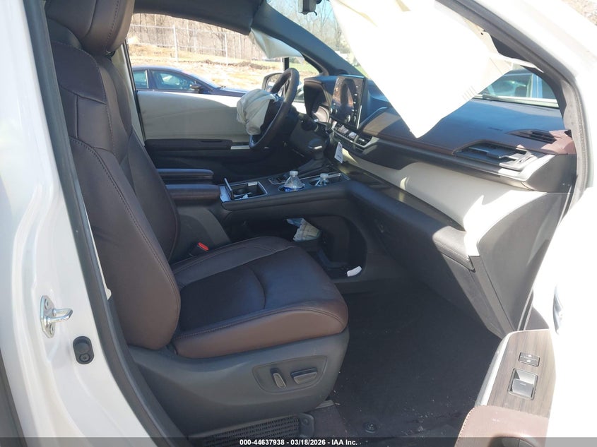 2024 Toyota Sienna Platinum