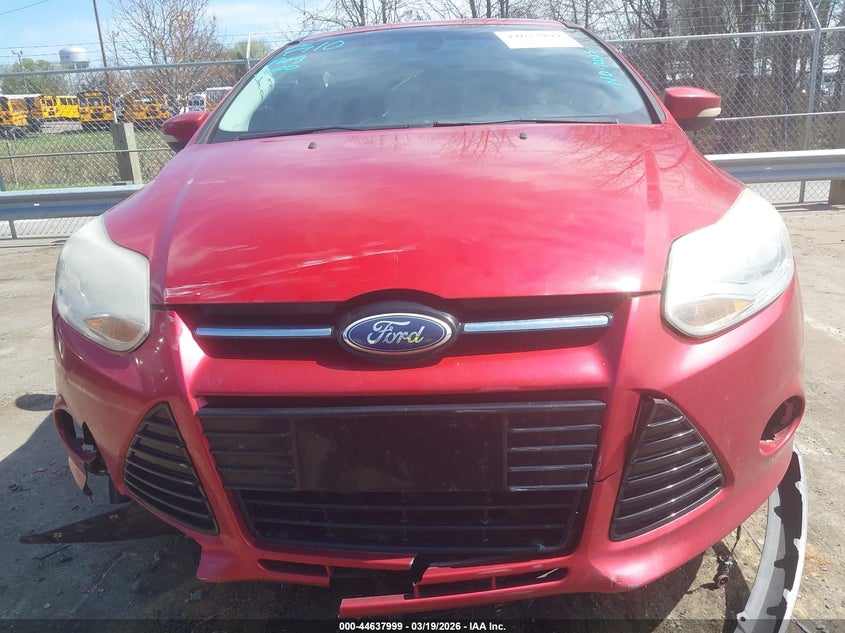 2012 Ford Focus 2.0 Sel red Lot 111044637999 Vin 1FAHP3M2XCL151609