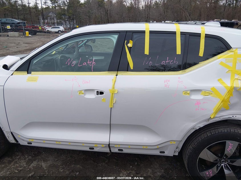 2022 Volvo Xc40 T5 Momentum VIN: YV4162UKXN2699320 Lot: 44638007