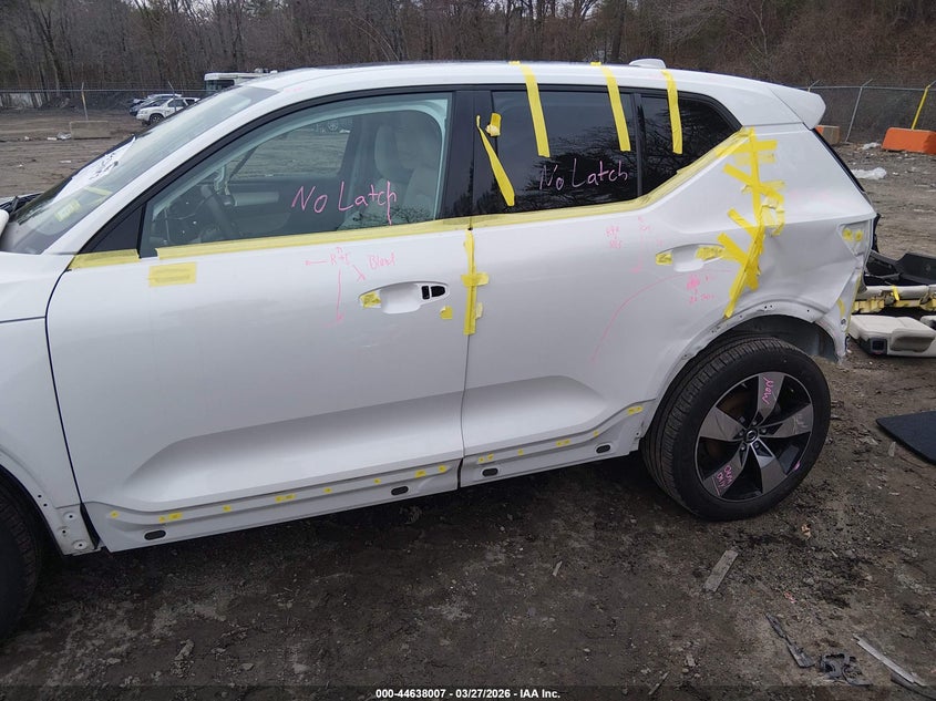 2022 Volvo Xc40 T5 Momentum VIN: YV4162UKXN2699320 Lot: 44638007