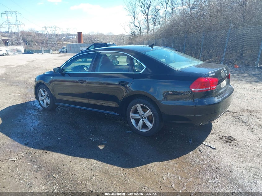 2014 Volkswagen Passat 1.8T Wolfsburg Edition