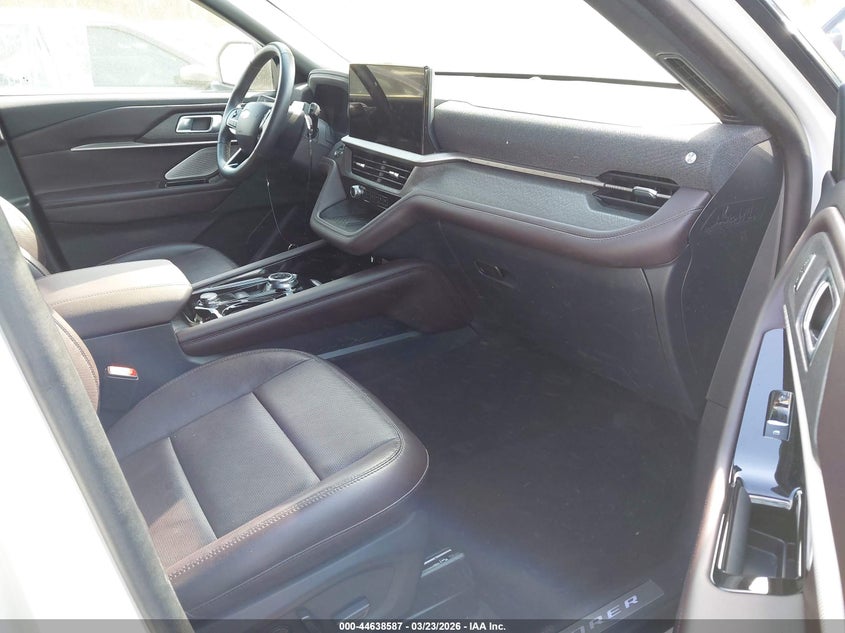 2025 Ford Explorer Platinum