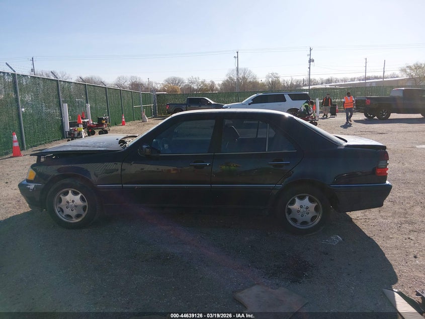 1999 Mercedes-Benz C 230 Kompressor VIN: WDBHA24G0XA782984 Lot: 44639126