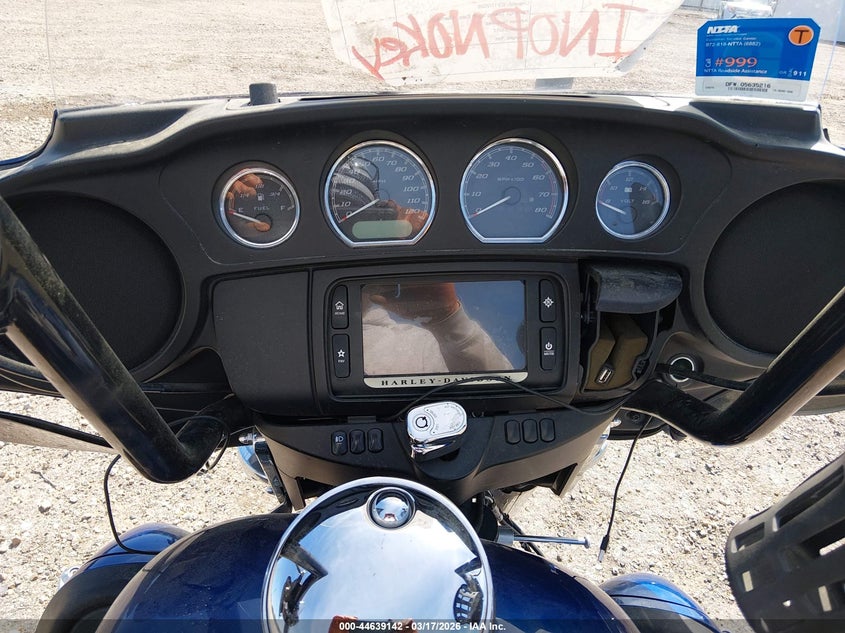 2017 Harley-Davidson Flhtcutg Tri Glide Ultra VIN: 1HD1MAD10HB859427 Lot: 44639142