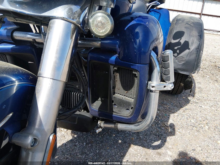 2017 Harley-Davidson Flhtcutg Tri Glide Ultra VIN: 1HD1MAD10HB859427 Lot: 44639142