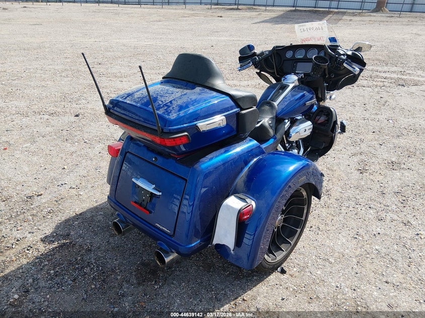 2017 Harley-Davidson Flhtcutg Tri Glide Ultra VIN: 1HD1MAD10HB859427 Lot: 44639142