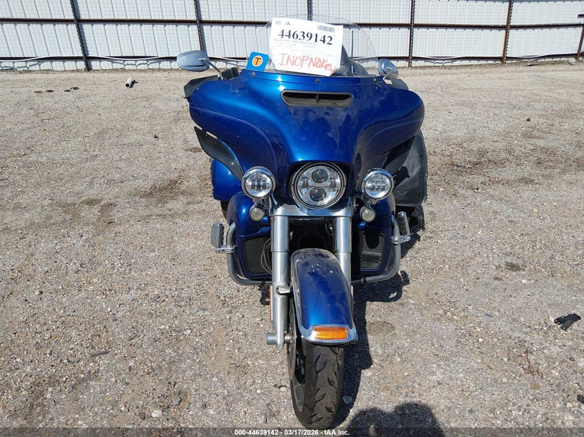 2017 Harley-Davidson Flhtcutg Tri Glide Ultra VIN: 1HD1MAD10HB859427 Lot: 44639142