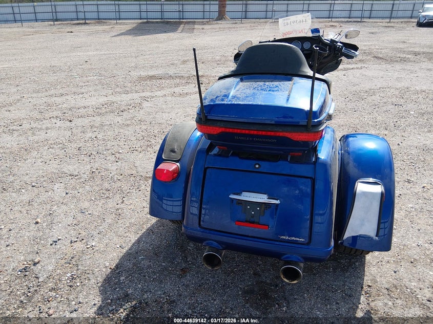 2017 Harley-Davidson Flhtcutg Tri Glide Ultra VIN: 1HD1MAD10HB859427 Lot: 44639142