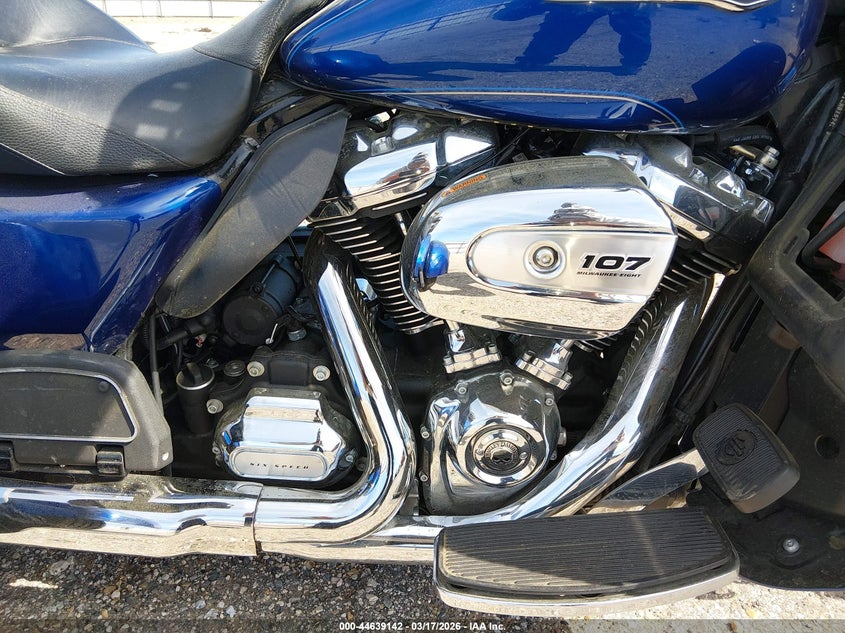 2017 Harley-Davidson Flhtcutg Tri Glide Ultra VIN: 1HD1MAD10HB859427 Lot: 44639142