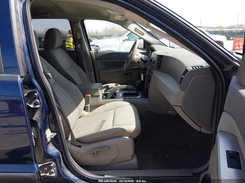 2005 Jeep Grand Cherokee Laredo