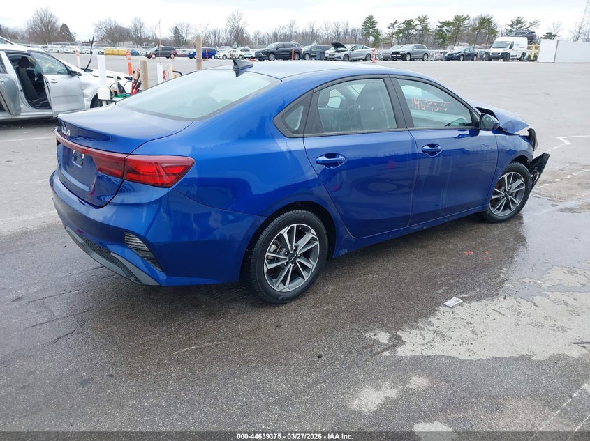 2023 KIA FORTE auction photo 4
