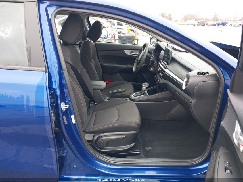 2023 KIA FORTE auction photo 5