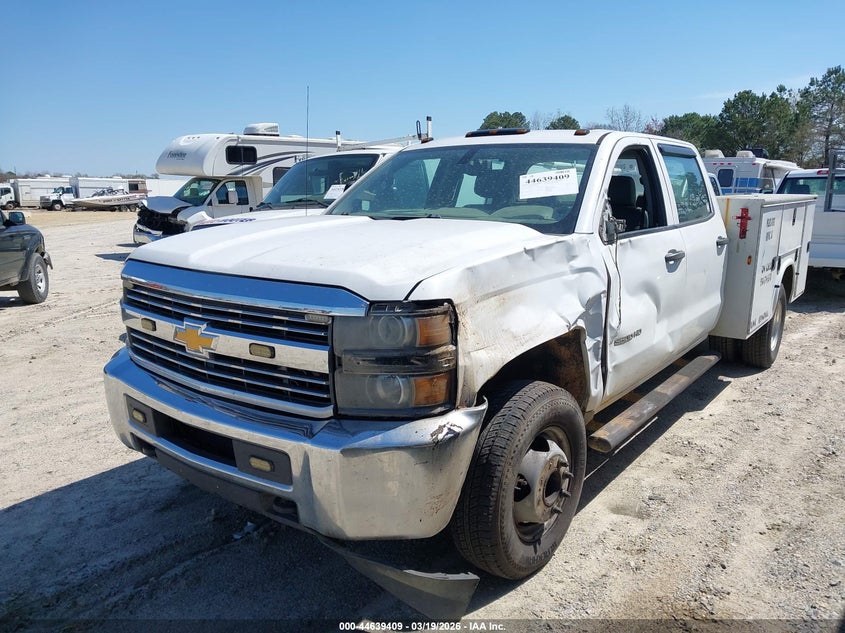 2015 CHEVROLET SILVERADO 3500HD CHASSIS auction photo 2