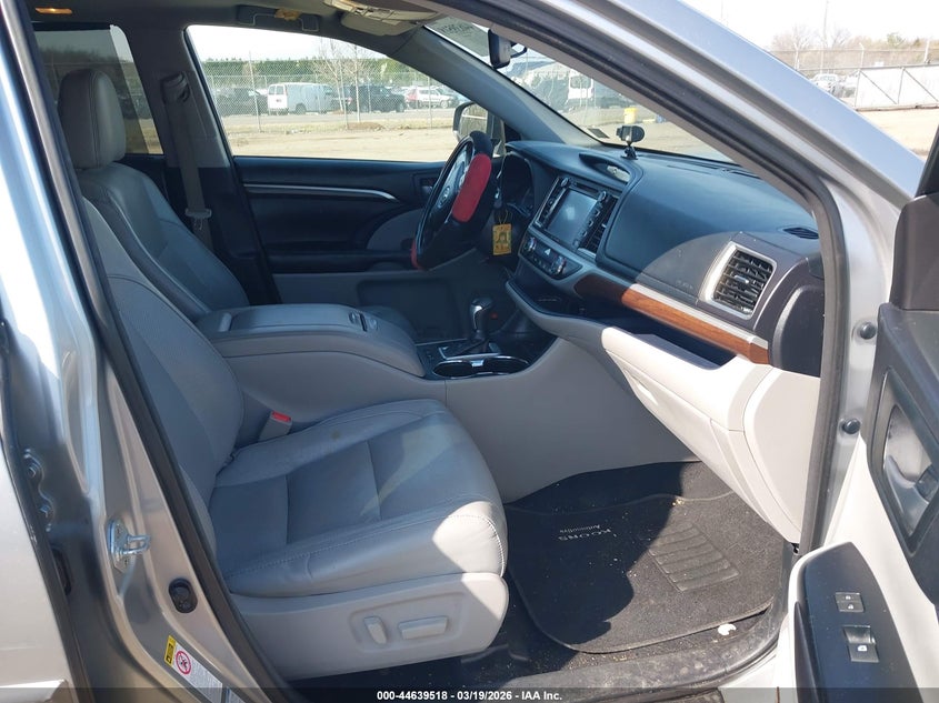 2016 Toyota Highlander Limited V6