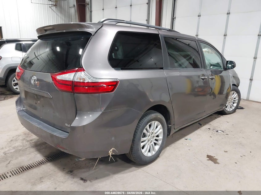 2016 Toyota Sienna Xle 8 Passenger