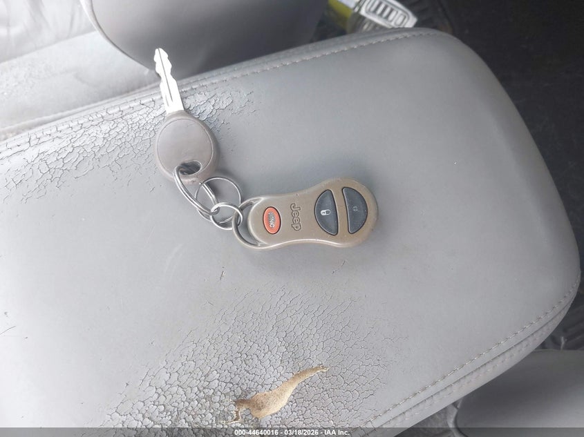 2002 Jeep Grand Cherokee Overland VIN: 1J8GW68J92C230983 Lot: 44640016