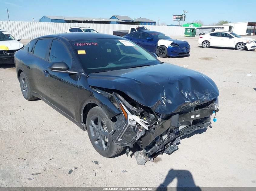 Vin: 3kpft4de5se178768, lot: 45137155, kia k4 lxs 2025 img_1