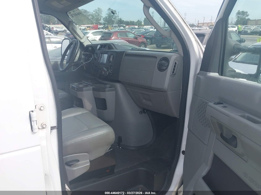 2014 Ford E-350 Super Duty Commercial