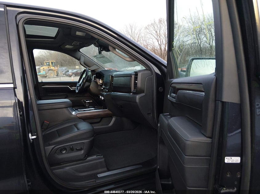 2025 GMC Sierra 1500 4Wd Short Box Slt