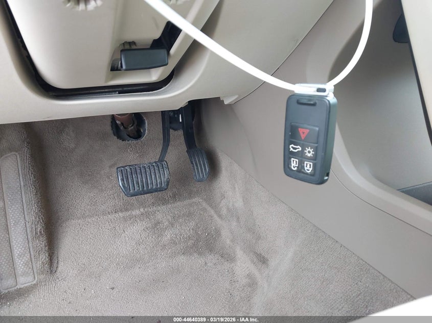 2008 Volvo V70 3.2 VIN: YV1BW982481012203 Lot: 44640389