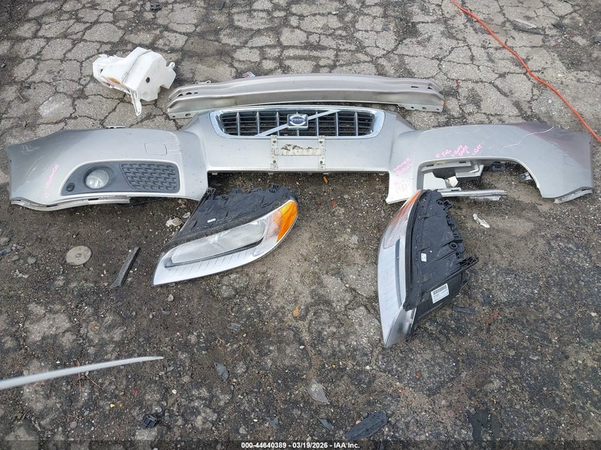 2008 Volvo V70 3.2 VIN: YV1BW982481012203 Lot: 44640389